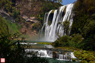 黄果树不仅有雄浑壮美 还有小桥流水