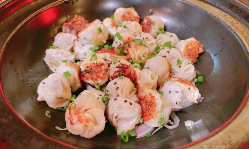 古镇大院大排档