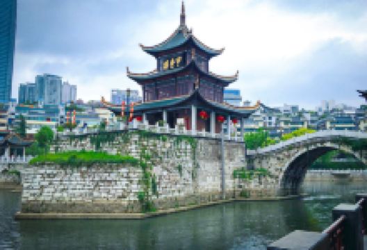 甲秀楼景点图片