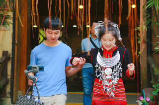 黎妹子遇见黎村,这样的风格你喜欢吗?