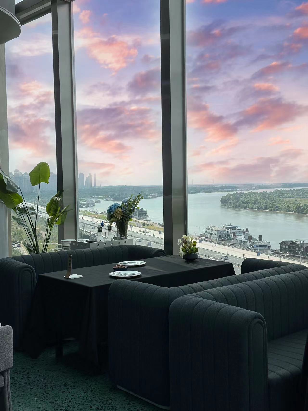 外滩701•城市地标观江餐厅(哈尔滨黑金冠店)