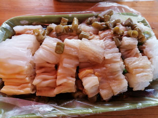 一条肠粉得一碟，粉薄嫩滑份量足，贺州八步区街头粉摊好实惠