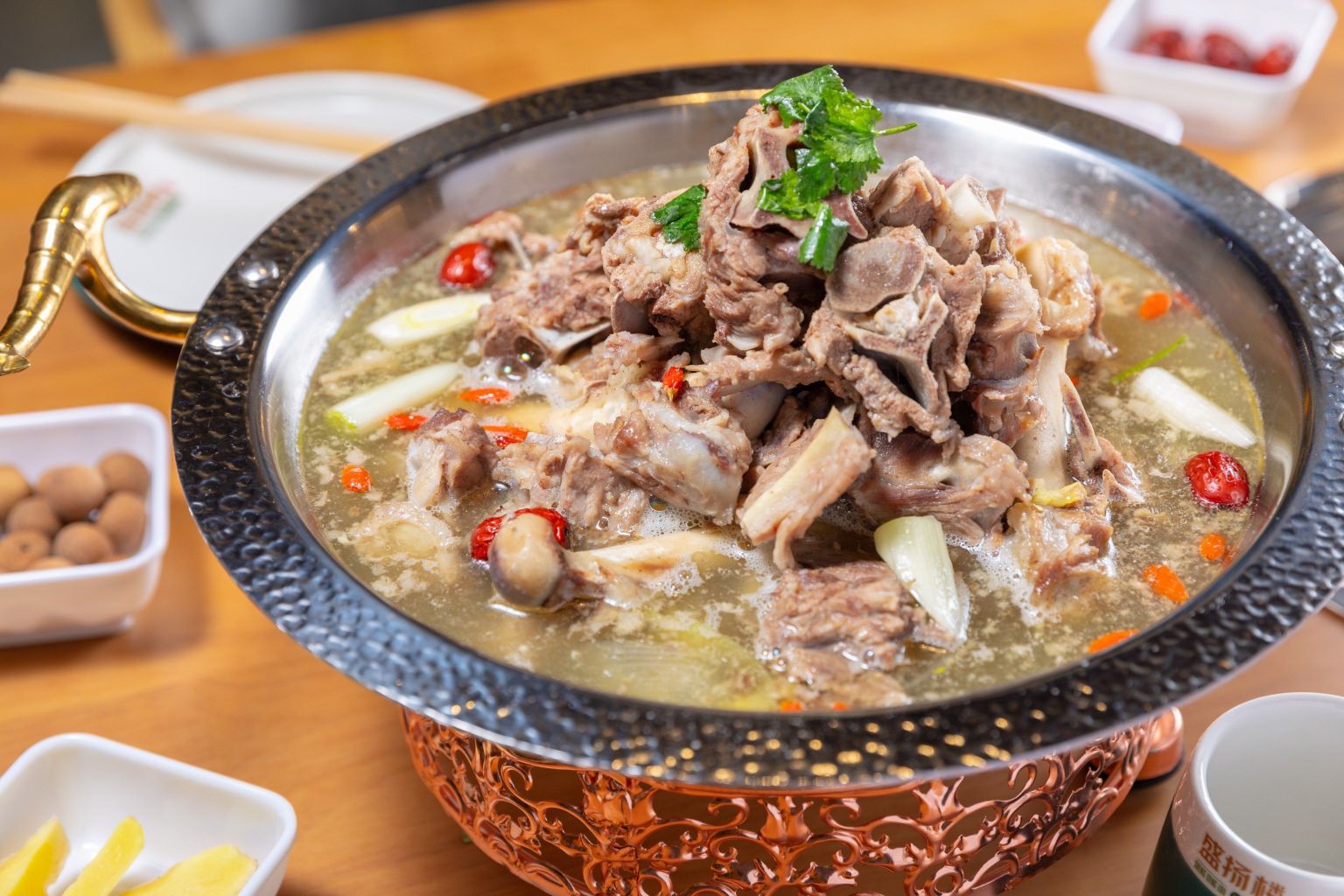 盛扬楼·杨氏铜锅涮清真火锅(公务员小区店)