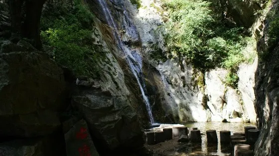 秦嶺九龍潭瀑布