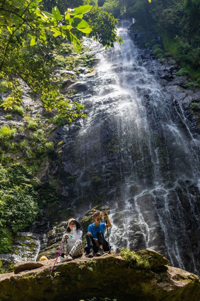 高黎贡山中坪大瀑布旅行图片 1