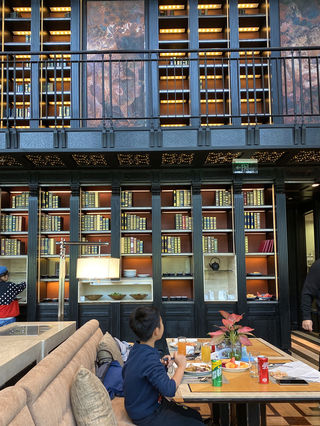 神秘的书香氛围 北京康莱德酒店Chapter餐厅