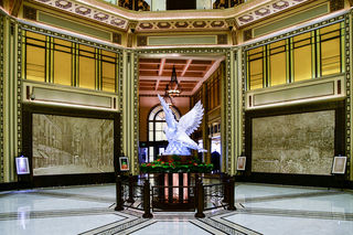 参观和平饭店博物馆