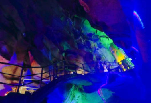 龙泉洞景点图片