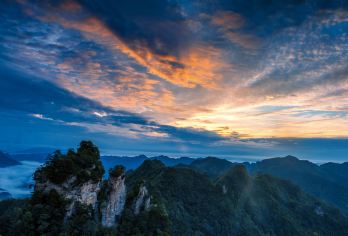 张家界大峡谷景区(玻璃桥)一日游【含景交无自费、送中餐】【张家界市区（导游指定地点）集合、武陵源可以接送，方便快捷。】