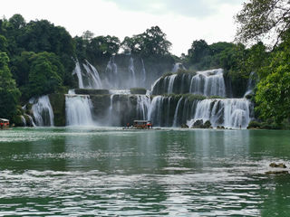 【广西3+1】3.德天瀑布连两国，白昼壮阔夜奇幻