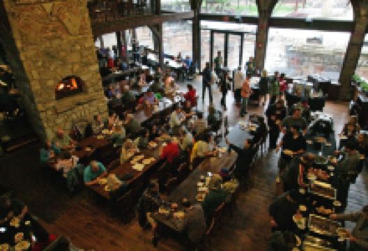 Two Brothers Roundhouse美食图片