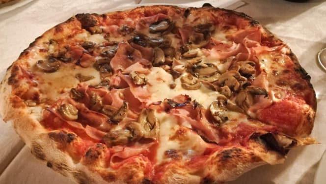 Pizzeria-Trattoria Napoli del'Albergo la Foresteria餐厅图片