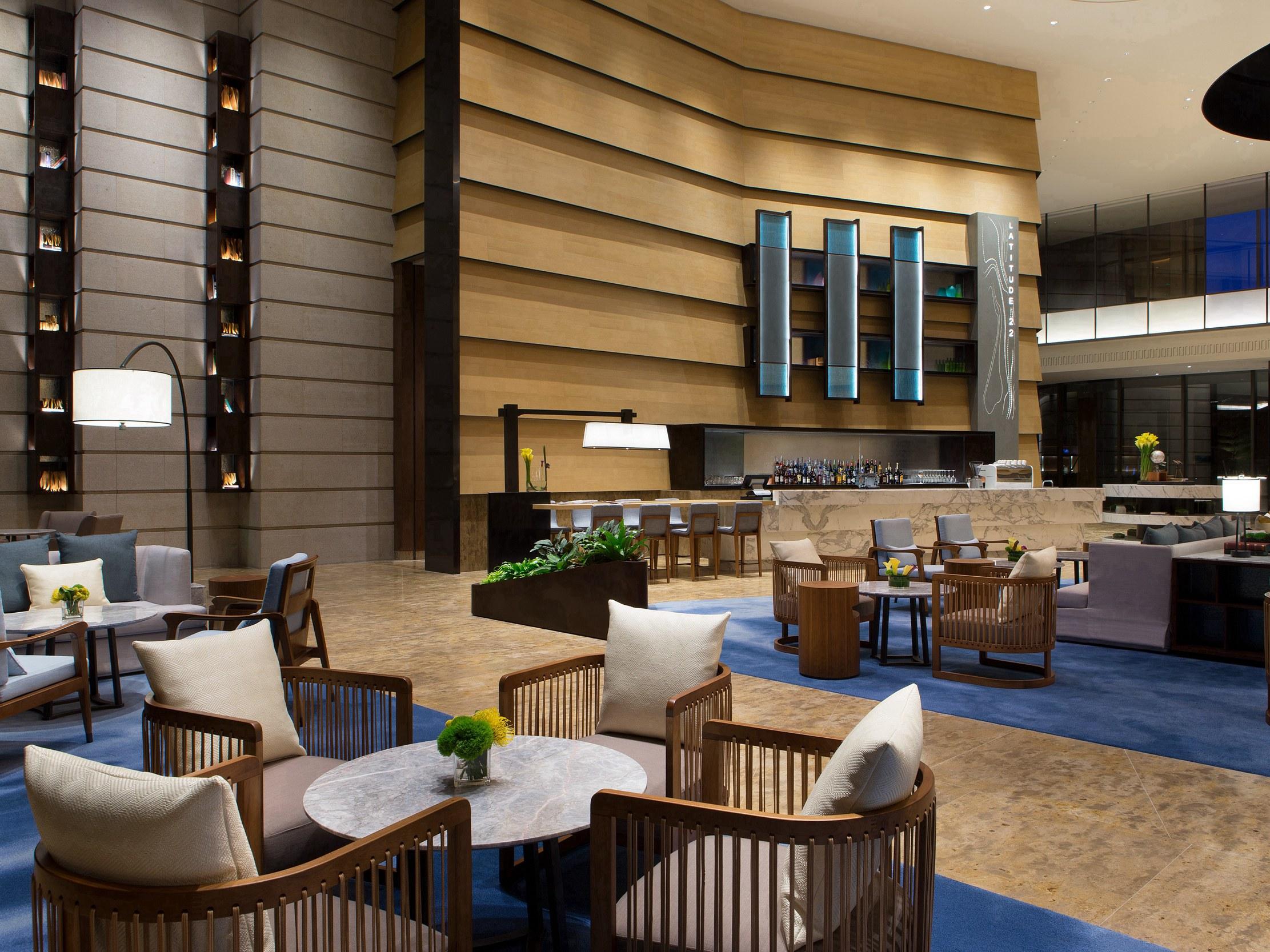 惠州小径湾艾美酒店·北纬22大堂吧餐厅图片