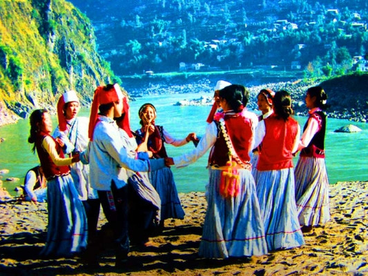民族采风：怒江两岸的欢乐（图）