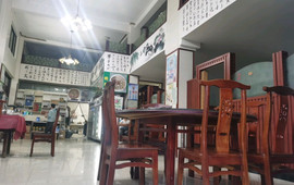 伊感园黄焖鸡饭店(美食一条街店)