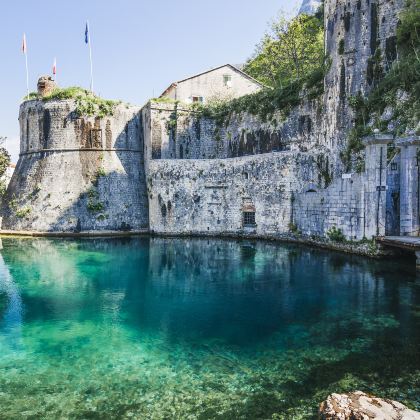 塞尔维亚+波黑+黑山+阿尔巴尼亚10日7晚跟团游