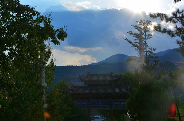 朝圣五台山，离“佛”的世界更近一步，夜宿普安寺旁礼和客栈！