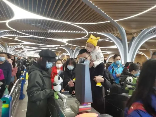 火爆!“双节”第二天:九寨沟景区接待游客突破两万人次!