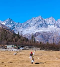 小金游记图文-冬游阿坝：四姑娘山“三沟一山”深度游（徒步｜骑马｜攀冰｜日照金山｜冰湖）