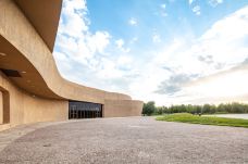 敦煌莫高窟数字展示中心-敦煌