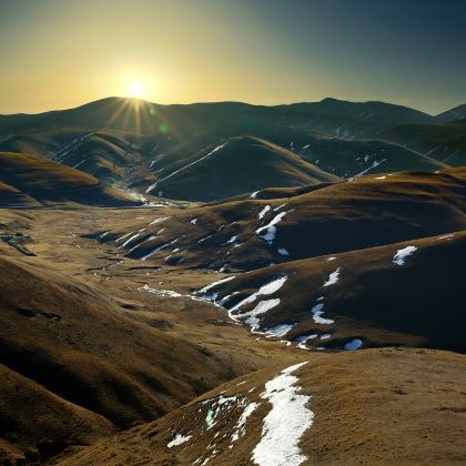 中国云南曲靖金麟湾爱情小镇5日4晚私家团