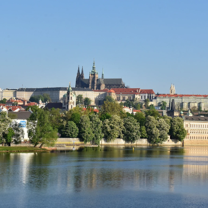 德国法兰克福+奥地利维也纳7日6晚跟团游