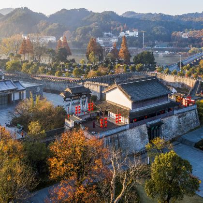 婺源+宏村+西递+徽州古城4日3晚私家团