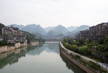 贵州茅台镇+遵义会议会址一日活动【贵阳出发】【参观盐津河景区、过国酒门、感受酱酒文化的魅力】