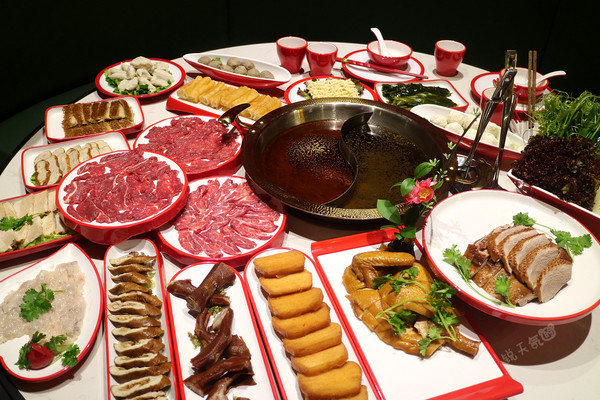 厦门性价比高的潮汕卤水火锅，卤狮头鹅、鲜切牛肉，经典好吃又实在