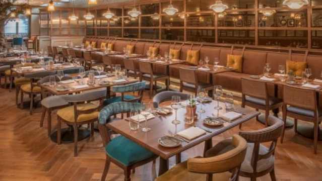 De Vere Beaumont Estate Dining餐厅图片