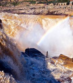 壶口镇游记图文-壶口瀑布唱黄河，晋陕两地起绝歌！