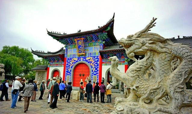 与故宫齐名的私人博物馆，藏有溥仪龙床，以及惊世骇俗的人皮鼓