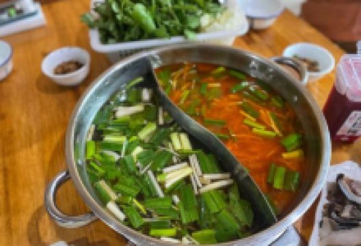 布依牛魔王火锅美食图片