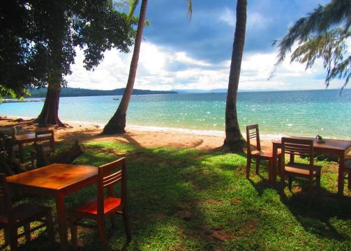 Bamboo Cottages & Restaurant