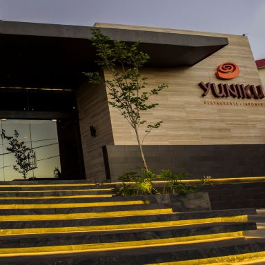 Yuniku Restaurante Japonés. La Lomita