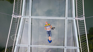 连州游记图文-清远｜世界最长玻璃桥易主，连州擎天玻璃桥登上吉尼斯世界记录