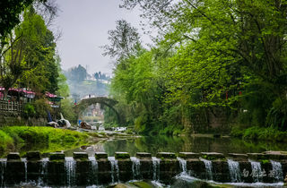 巴蜀平原从这里出关,南方丝路在这里休整,红军长征经这里北上