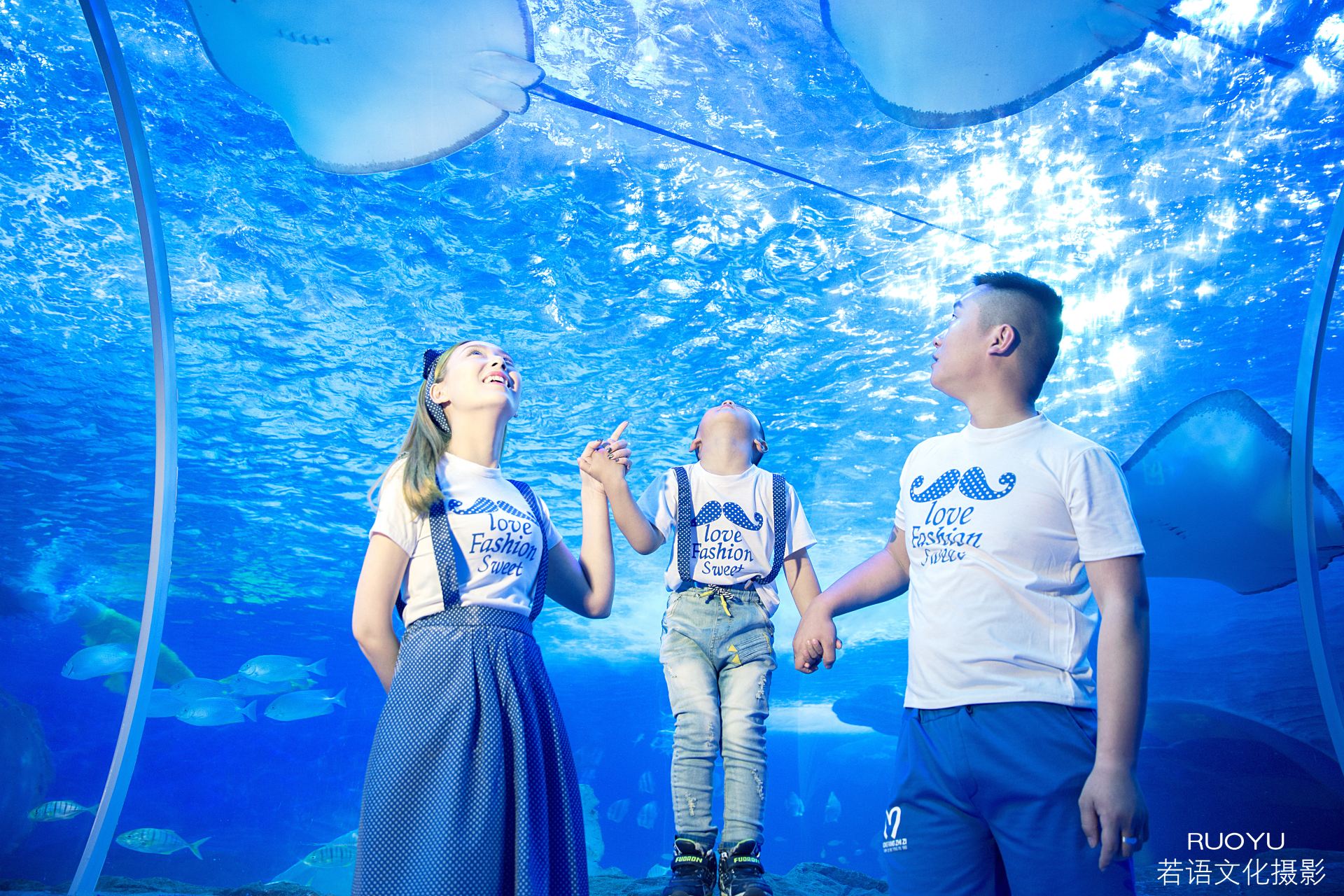 多彩贵州城极地海洋世界