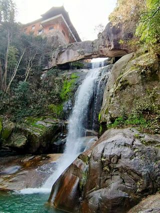 天台山，“唐诗之路，山水神秀”②石梁飞瀑