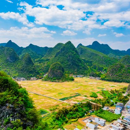 贵州马岭河峡谷景区+万峰林景区+万峰湖2日1晚跟团游