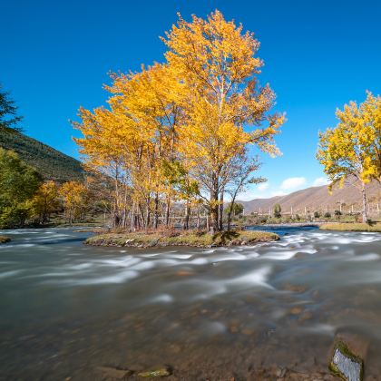 新都桥+色达+四姑娘山景区7日6晚私家团