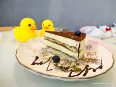 AkiAki柯学院·柯基&柯尔鸭主题Cafe(百丽广场店)-青岛-胖女巫咿呀