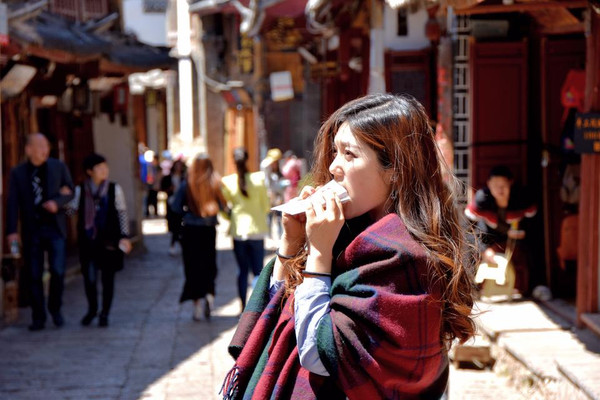 亲爱的，你用你的美不仅征服了我，也征服了整个丽江！