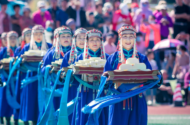 锡林郭勒:凉风伴着马奶醇香,一个时代转身后留下神秘与奢靡