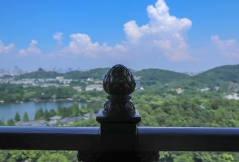 杭州包车·雷峰塔·岳王庙·三潭印月·花港观鱼【包车游】