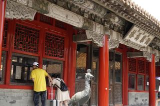 百姓走进故宫，如同刘姥姥进了大观园