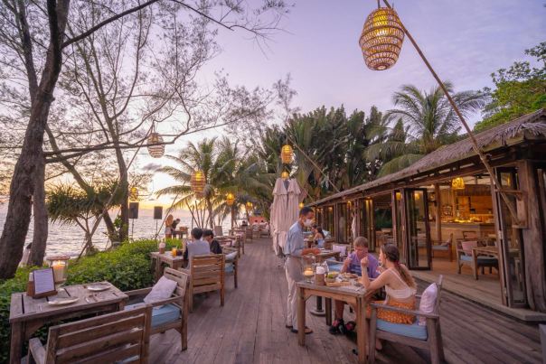 On the Sand restaurant Mango Bay resort