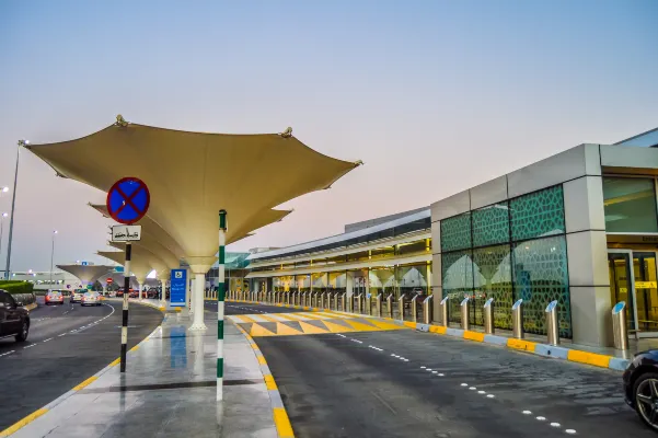 Noleggi auto a Aeroporto Internazionale di Abu Dhabi