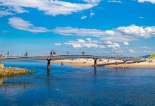 East Beach Bridge景点图片