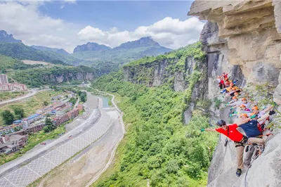 金佛山飞拉达